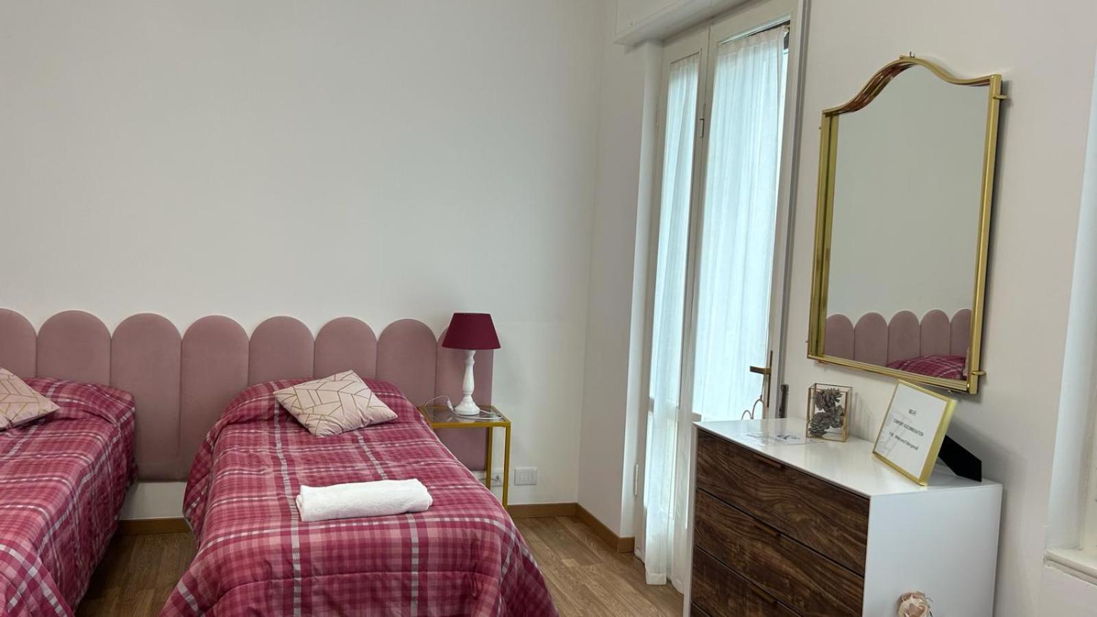 Comfort Accommodation Room Бергамо Экстерьер фото